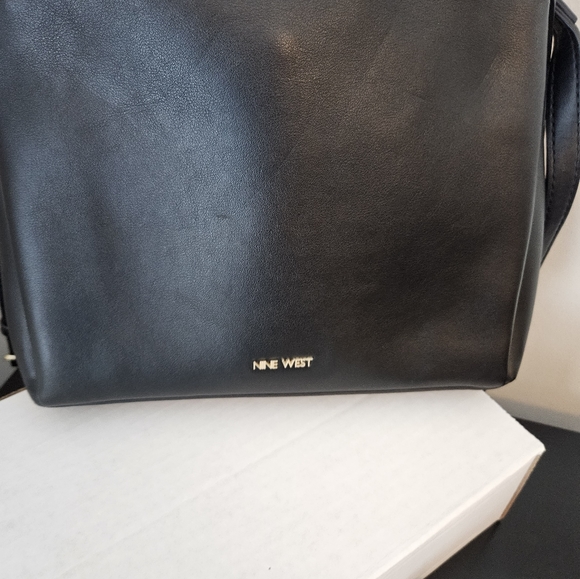 Used Nine West Cross Body Bag - Picture 7 of 16